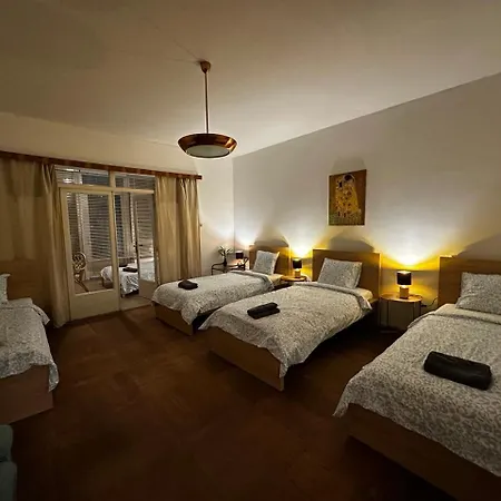 Udolni - Cerveny Kostel Hostel *